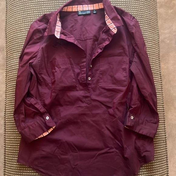 Tops - EUC New York & Company collared blouse maroon size medium